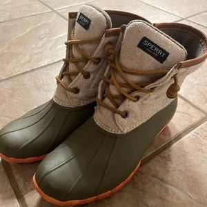 Sperry rain boots size 8.5 beige and gray